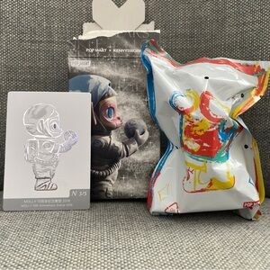 Popmart Molly 10th Anniversary Statue - Twinkle Twinkle Little Moon, confirmed